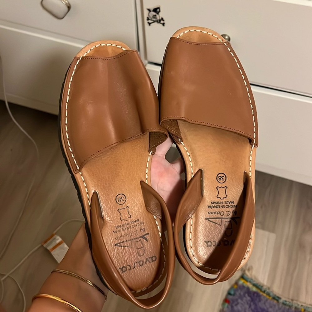 Avarca leather sandals